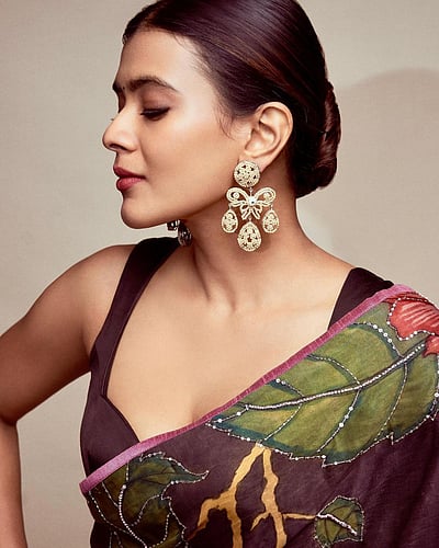 பெண்ணாகிய ஓவியம்... ஹெபா படேல்!